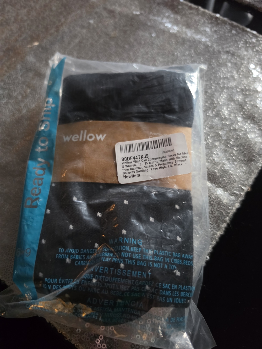 Wellow Black Crew Compression Socks with Micro Dot Pattern